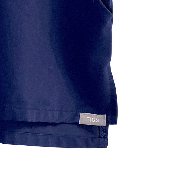 FIGS Technical Collection Scrub Top Women’s Medium Navy Blue Medical Uniform - Picture 3 of 6